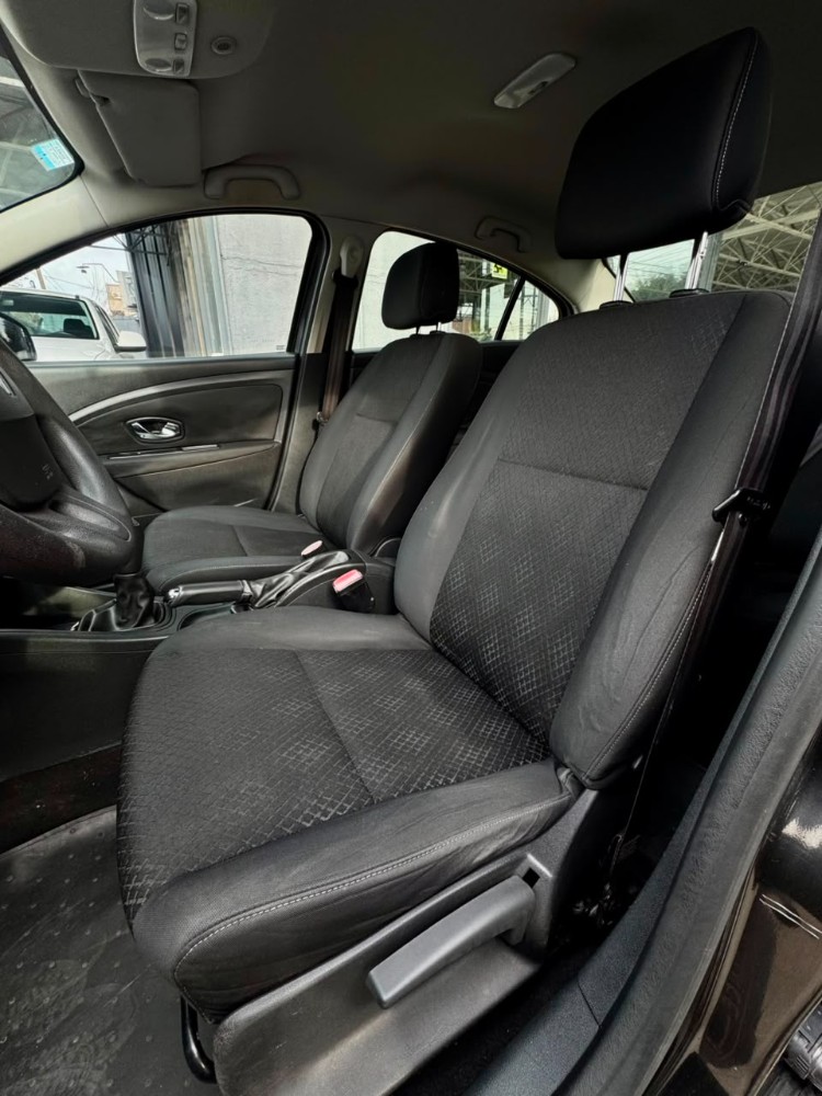 Renault FLUENCE 1.6 DYNAMIQUE — foto 16